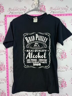 Gildan 2009 T-shirt band tee Black Brad Paisley Alcohol Graphic Tee